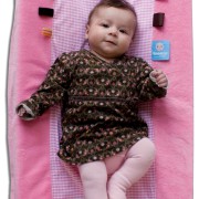 aankleedkussenhoes roze met labels